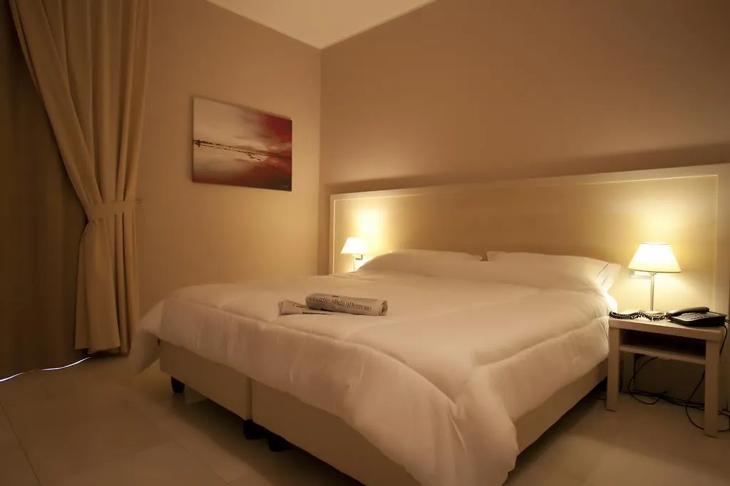 Hotel Tiziano Trapani 4*,
